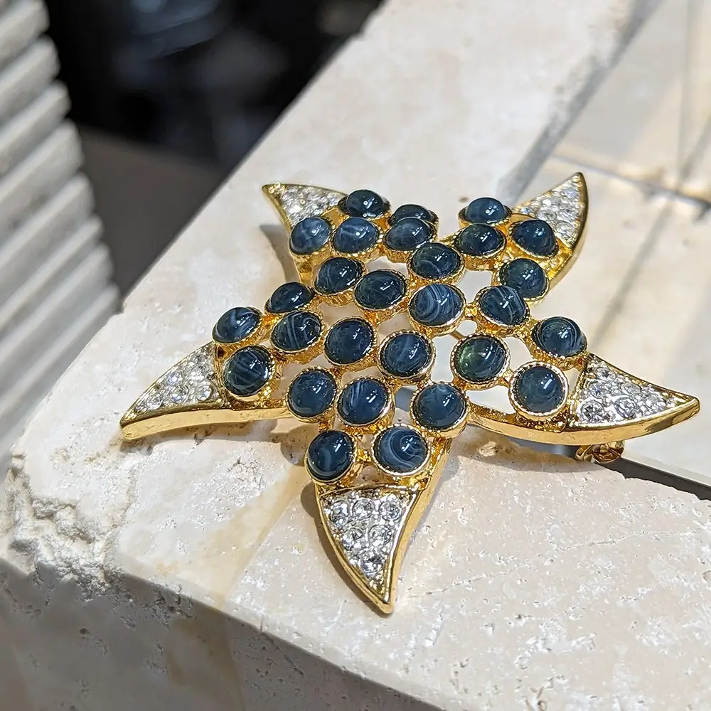 

Amorita boutique New Design Dancing Star Brooches