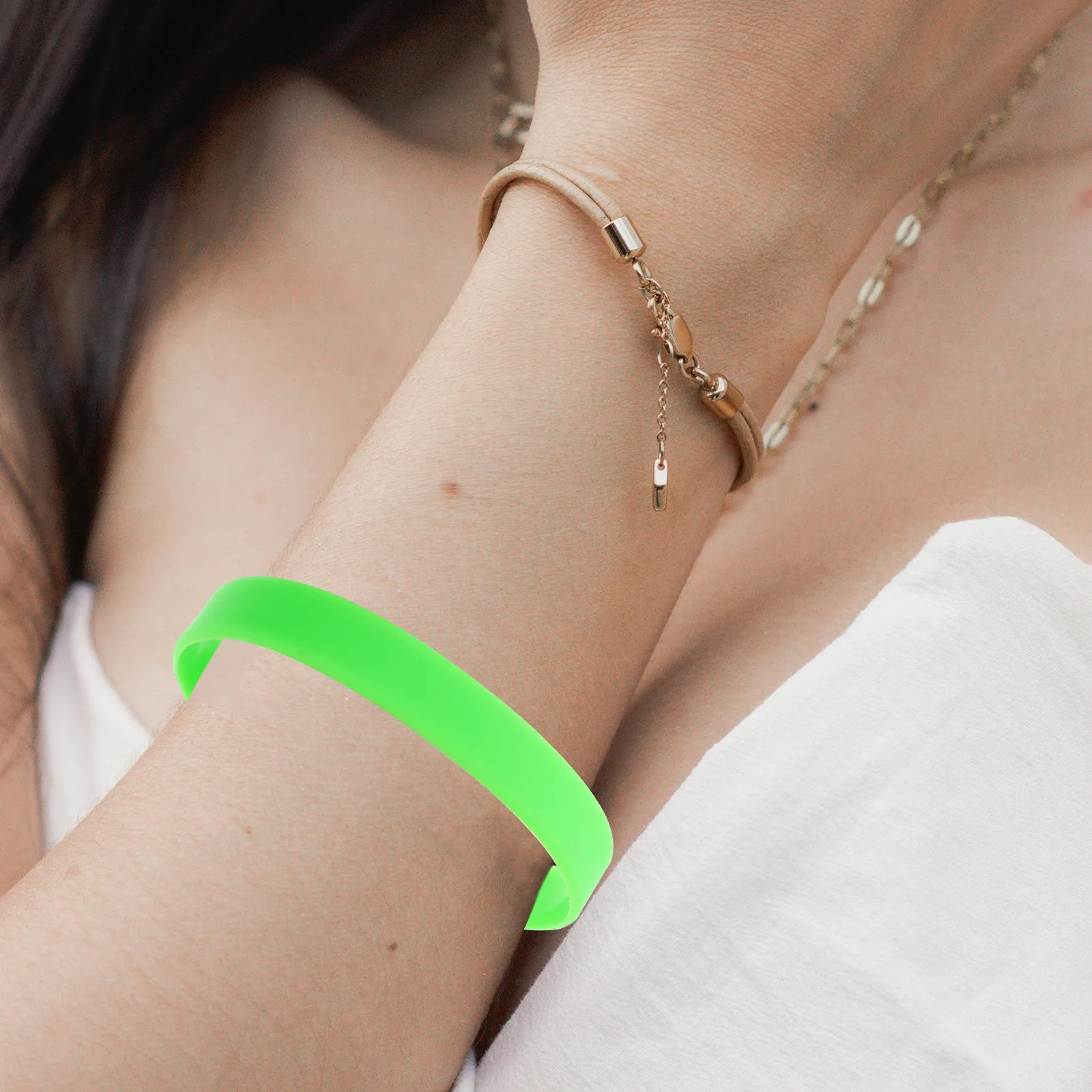 pulseiras-de-silicone-50-pecas-pulseiras-elasticas-elegantes-para-festa-festival-de-musica-tiras-decorativas-unissex-reutilizaveis