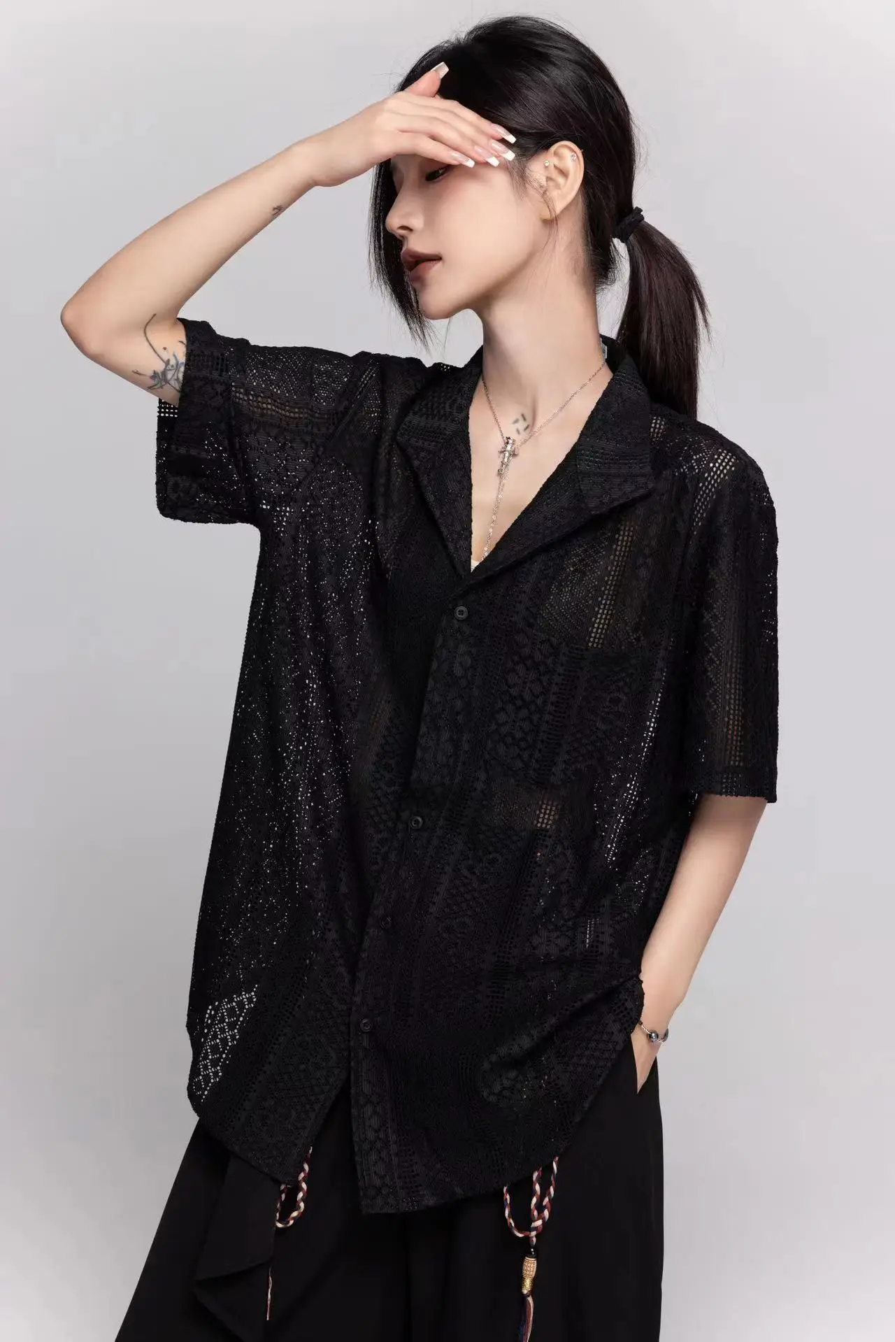 2025 Summer Thin Retro Breathable Hollow Lace Leisure Sunscreen Shirt Black White Short Sleeve Turn-down Collar Versatile Top