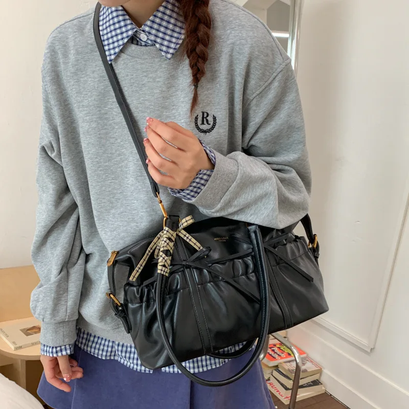 

2025 Women's Bowling Bag, Vintage Pleated Underarm Purse, Large Capacity Tote Shoulder Bag, Korean Style Crossbody Bag
