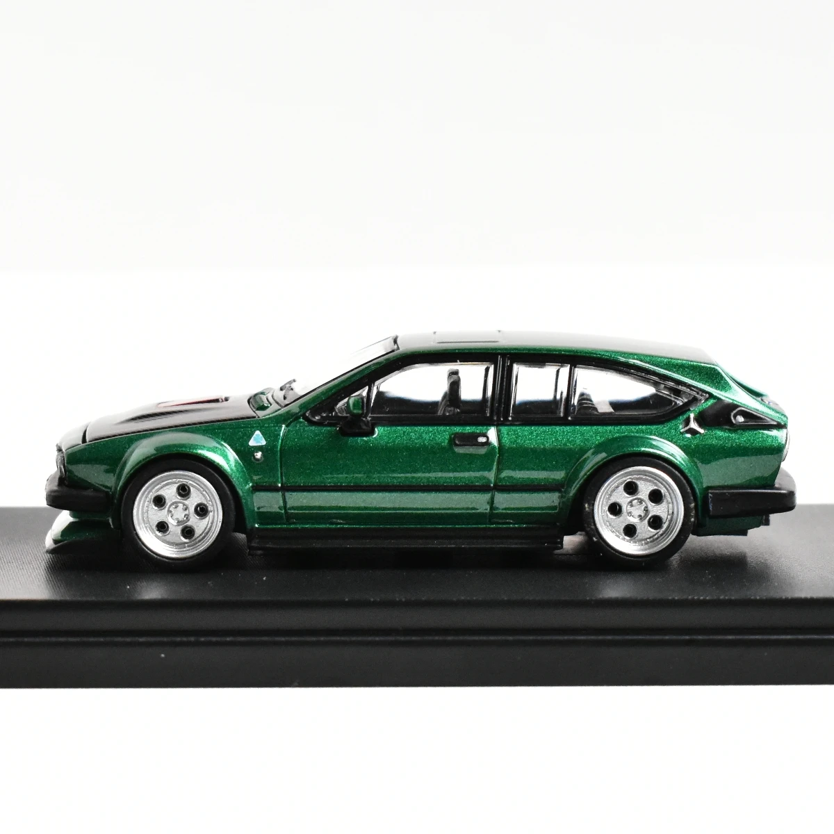 ฿ 1:64 GTV6 รถโมเดลDiecast