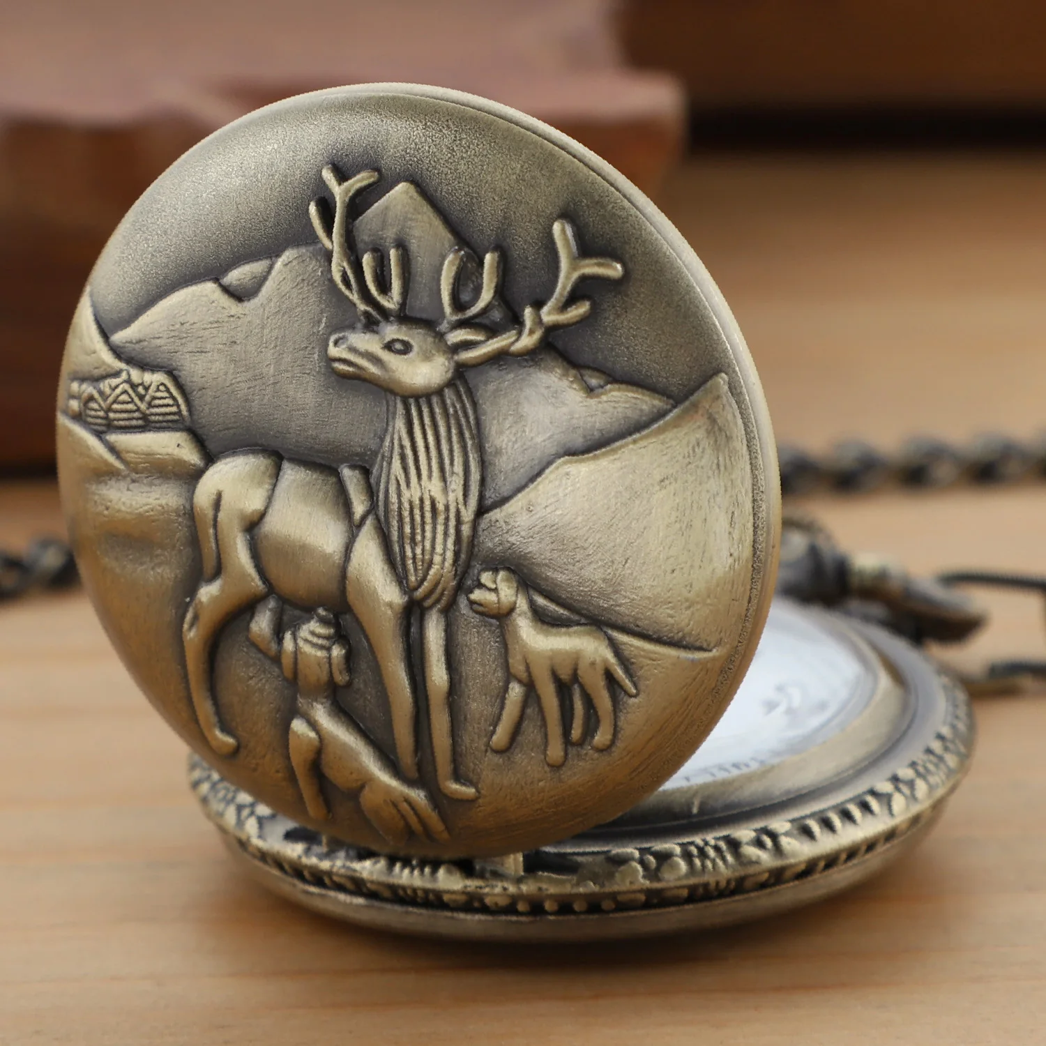 خمر ساعة جيب كوارتز قلادة برونزية الغزلان منحوتة ساعة رائعة ساعة فوب عيد الميلاد مجوهرات اكسسوارات هدايا