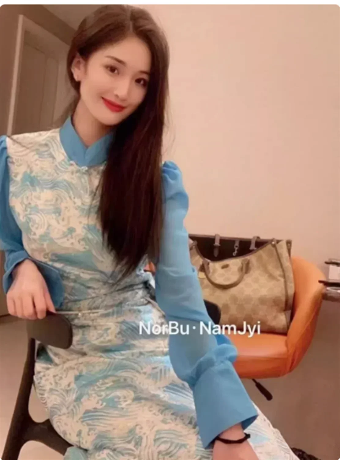 Female college students' long Tibetan style Tibetan clothing, fashionable Lhasa style clothing, temperament Tibetan clothing