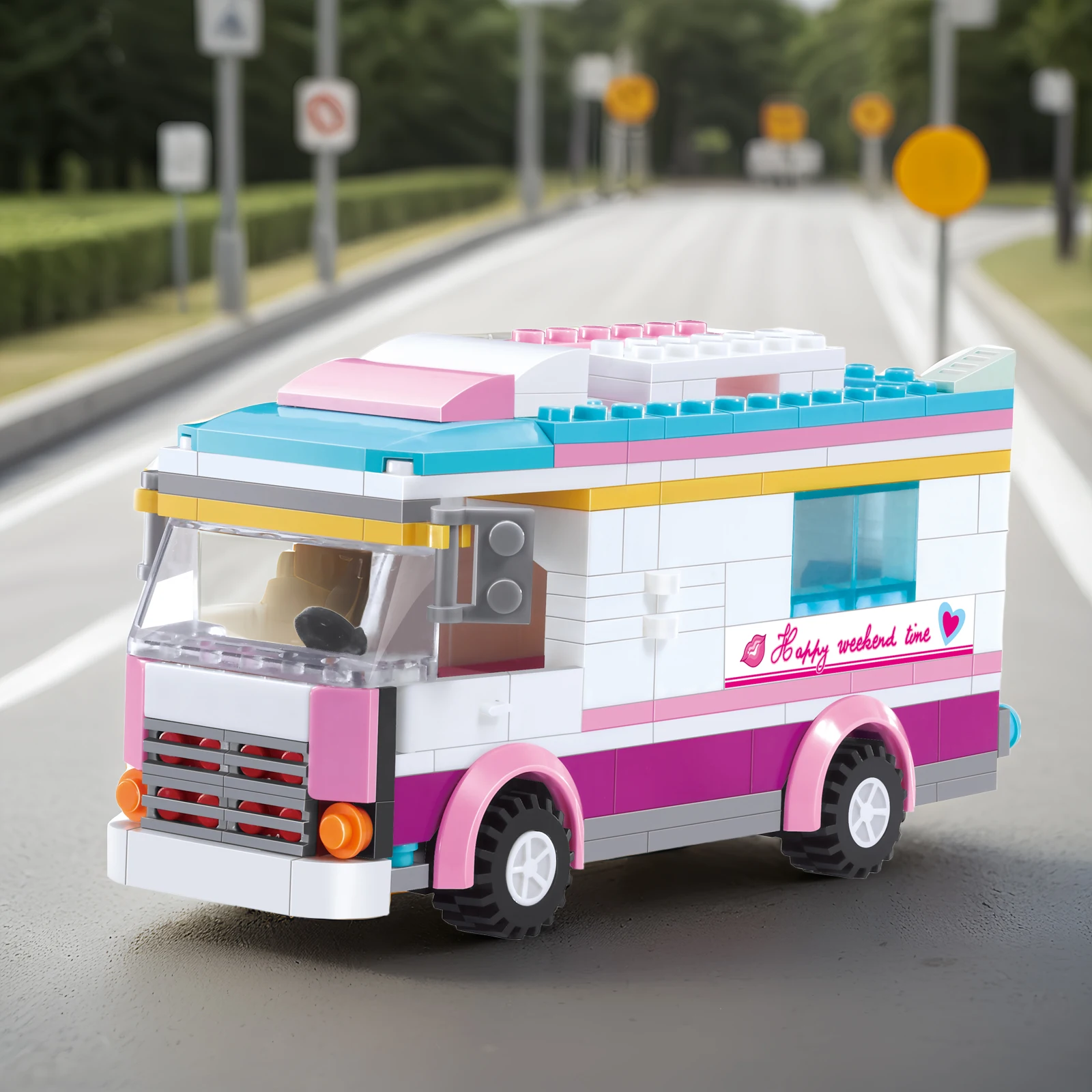 

300+PCS castle RV building block toys, home education games and desktop displays, DIY collection holiday gifts (no box)