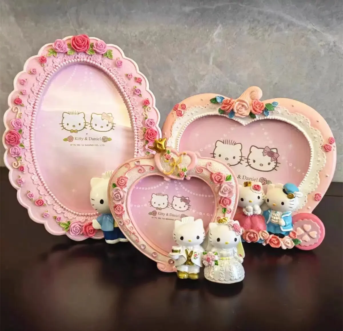 

Sanrio Hello Kitty Anime Figure Pumpkin Carriage Resin Photo Frame Cartoon Posters Hanger Desktop Ornaments Crafts Gift Cute Toy