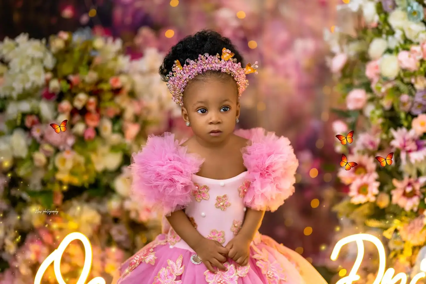 Różowe sukienki urodzinowe dla dziewczynek, aplikowane sukienki do kolan dla dziewczynek sypiących kwiatki, sukienki dla niemowląt i dzieci do sesji zdjęciowych, szyte na miarę.