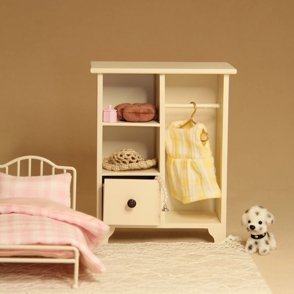 1:8-1:12 miniature simulated wooden wardrobe (3 colors available) suitable for mini house decoration