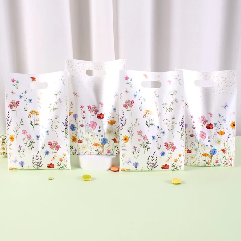 10/20/50pcs Spring Wildflowers Plastic Gift Bags, Floral Grass Butterfly Design Handheld Bag for Wedding, Mother's Day, Birthday