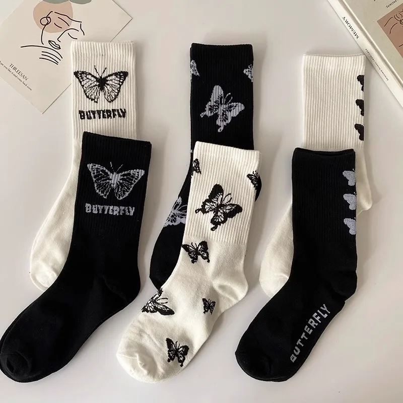 

6 /8pares de medias de longitud media para mujer en blanco y negro con patrón de mariposa Absorción del sudor popular y versátil