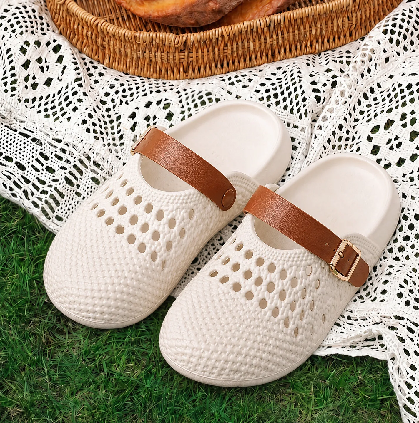 夏用、女性向け、くり抜きデザインの厚底スリッパ。滑り止め加工 - Women'S Shoes Everyday のレビューと価格