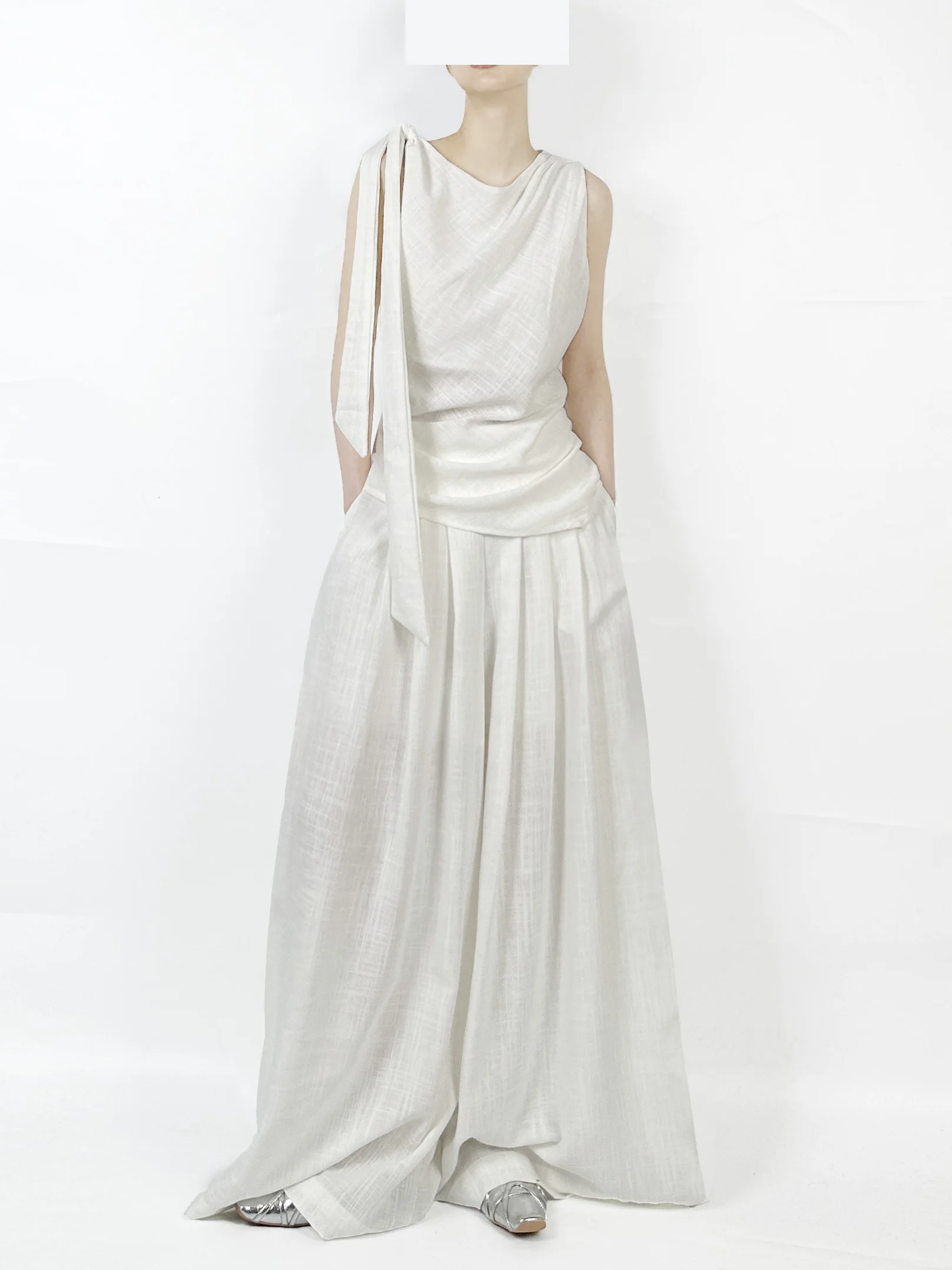 

Minimalist Style White Summer Slimming Two-Piece Set with Vest And Wide Leg Pants for Women Elegant Draped Design