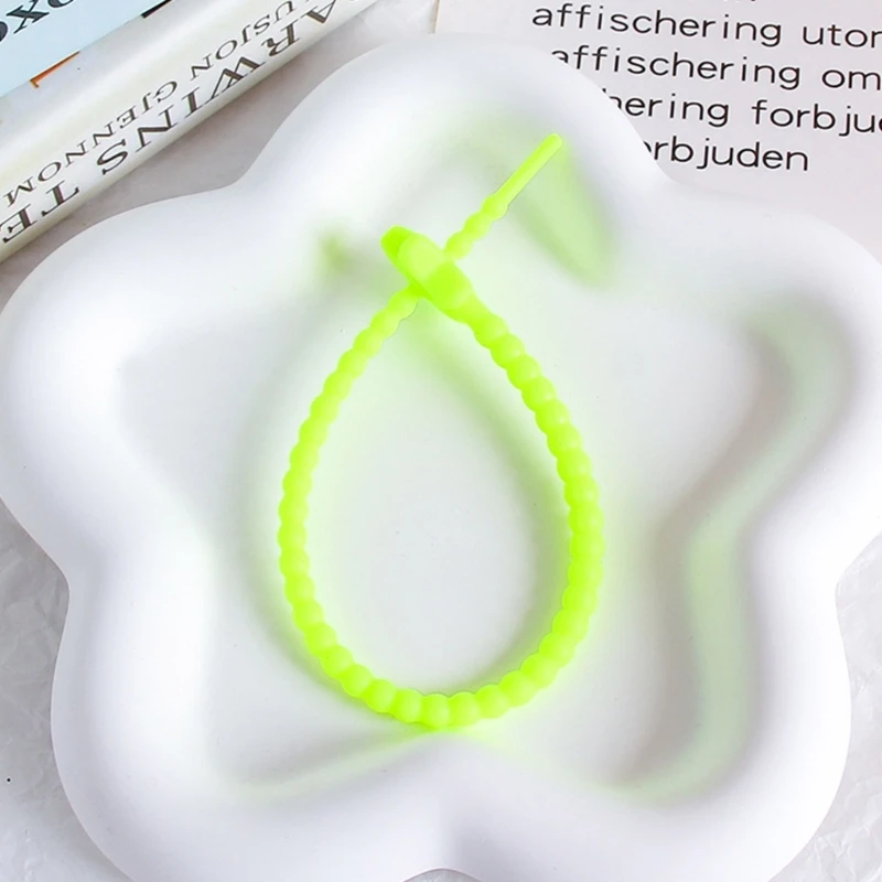 ZB91 22 farbige kleine Sterne Silikonseilband DIY Schmuck Schlüsselanhänger Zubehör