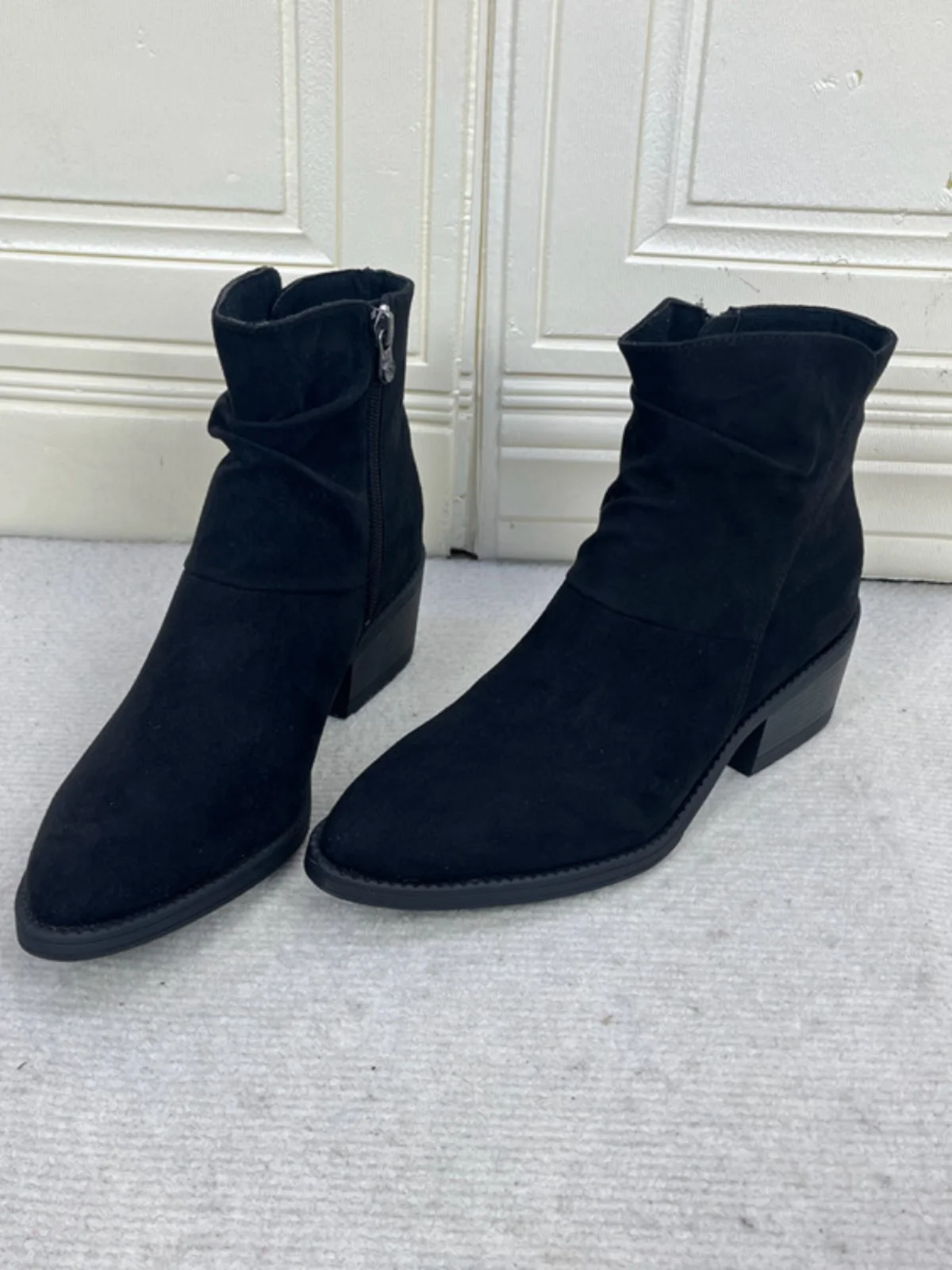 

Western Style Short Boots Fashionable Casual Cowboy Interior Fleece Side Zipper Pointed Toe Thick Heel Outdoor Boots