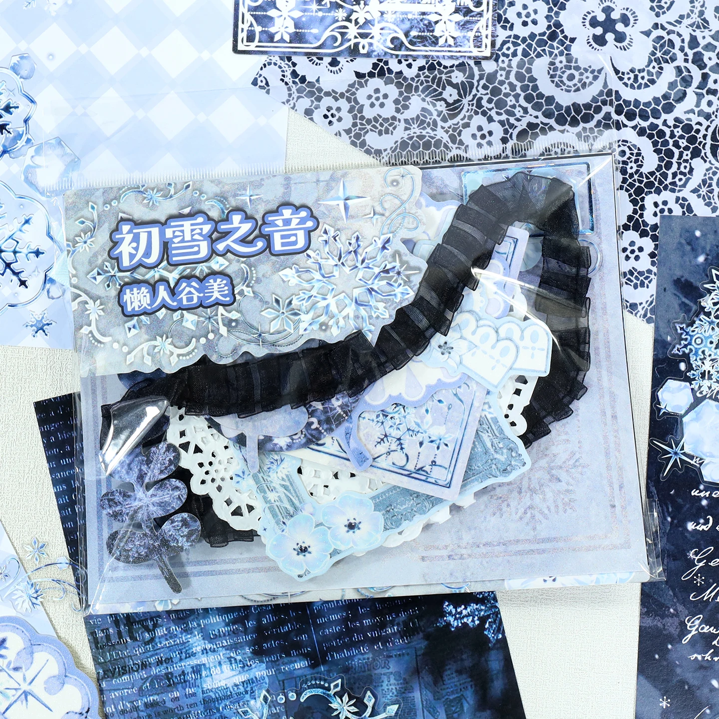 

50pcs Snowflakes PET Stickers Bowknot Aesthetic Sticker Set Large Size Writing paper for Scrapbooking Journaling Laptop DIY
