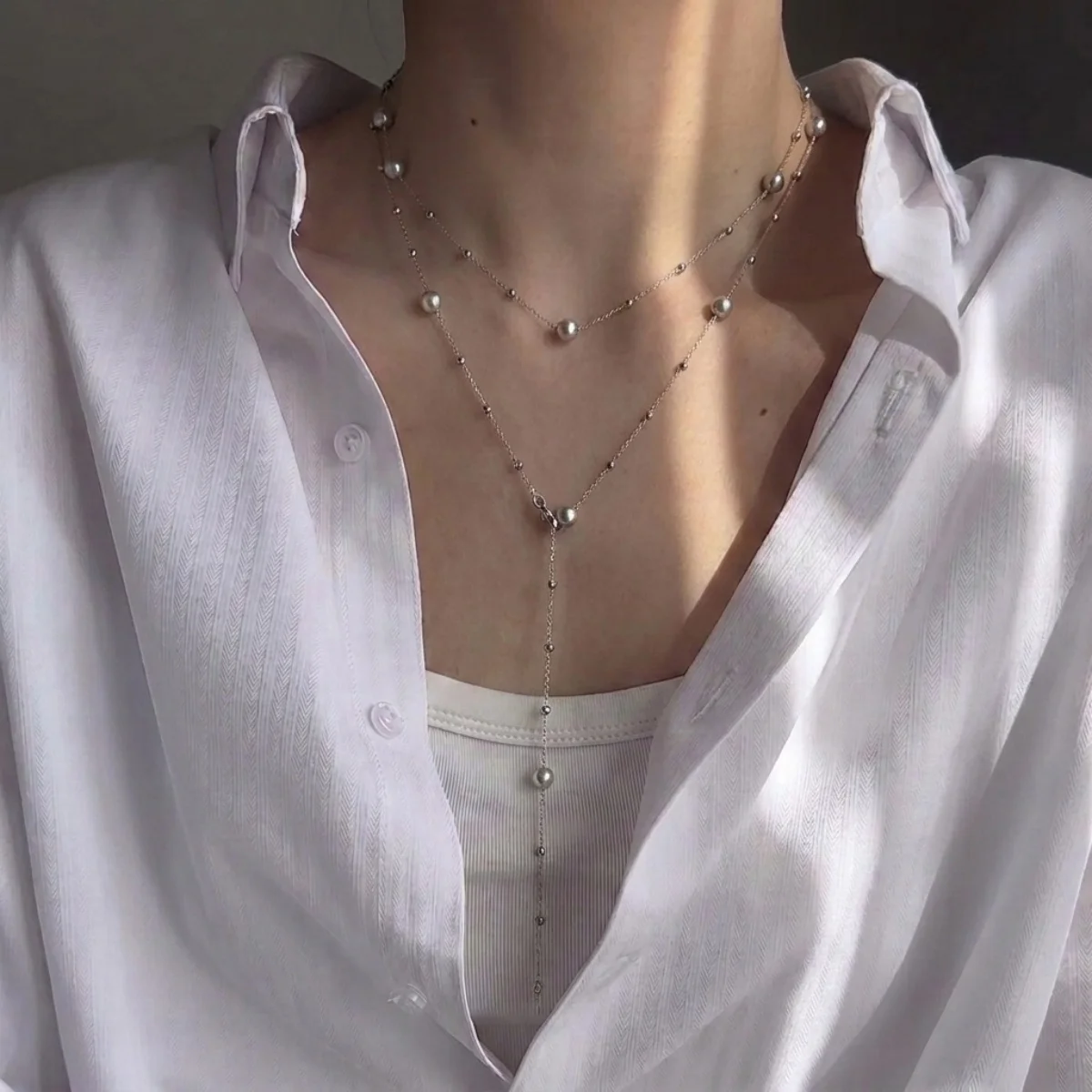 Zierliche silberfarbene Perlen-Stern-Schmuckkette mit simulierten Perlen in Y-Form für Damen und Herren, doppellagiger Y-förmiger Choker, ästhetisches Geschenk-Schmuckstück. – Detail 21
