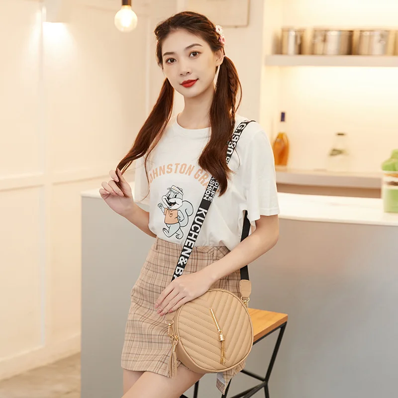 New Korean Version Simple and Fashionable Tassel Crossbody Bag V-shaped Embroidered Shoulder Strap Letter Single Shoulder Retro