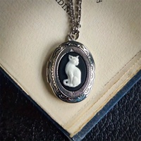Gothic Creative Diy Photo Frame Pendant Necklace for Men and Women Vintage Cat Cameo Personalized Jewelry Accessories