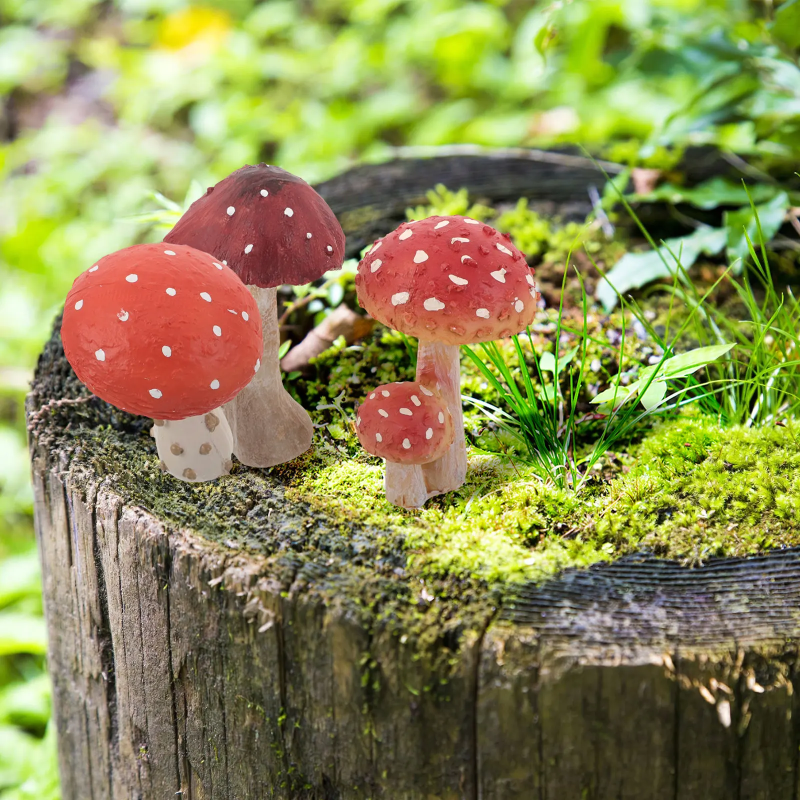 3Pcs Mushroom Resin Garden Statues Outdoor Lawn Patio Mini Forest Sculpture Yard Decoration Mushroom Figure Garden Mushrooms