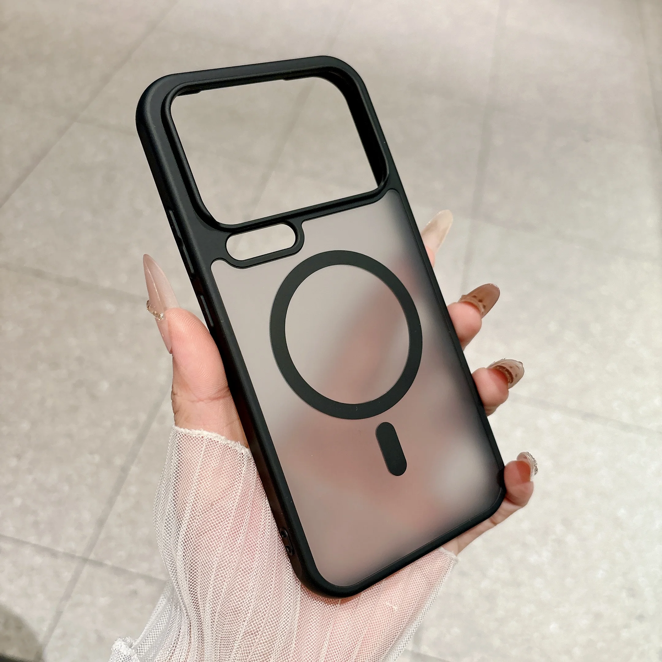 حافظة هاتف شفافة غير لامعة مضادة للصدمات لهاتف Magsafe حافظة Xiaomi 17 Pro Max 15 Ultra 15T 14T Pro غطاء رفيع من البولي كربونات الصلبة