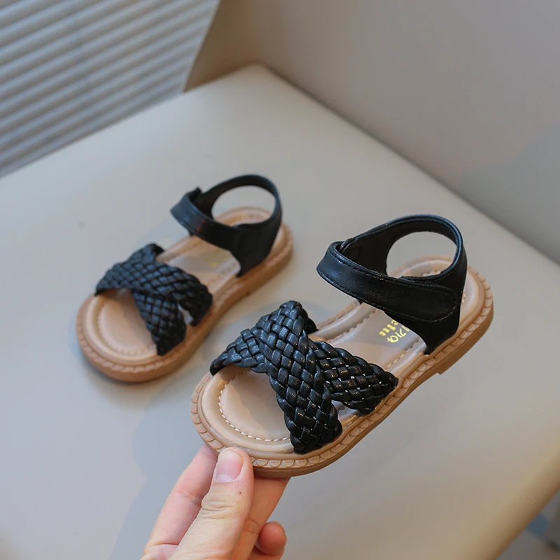 Girls Sandals Kids Fashion Princess Beach Shoes 2024 Brand New Cross Tied Weave Style Fashion Children Summer Sandals Soft Cute