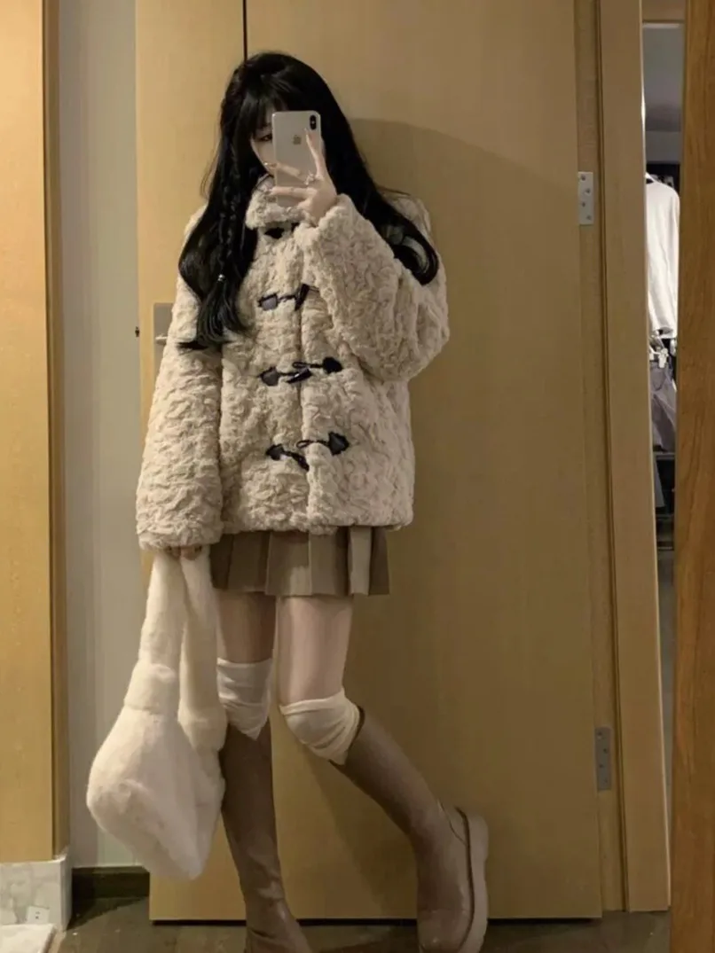 

Winter Thiened Lamb Fur Coat Women's Design Korean Sle ort Outerwear Double Layer Cotton Inner Polypropylene Fabric