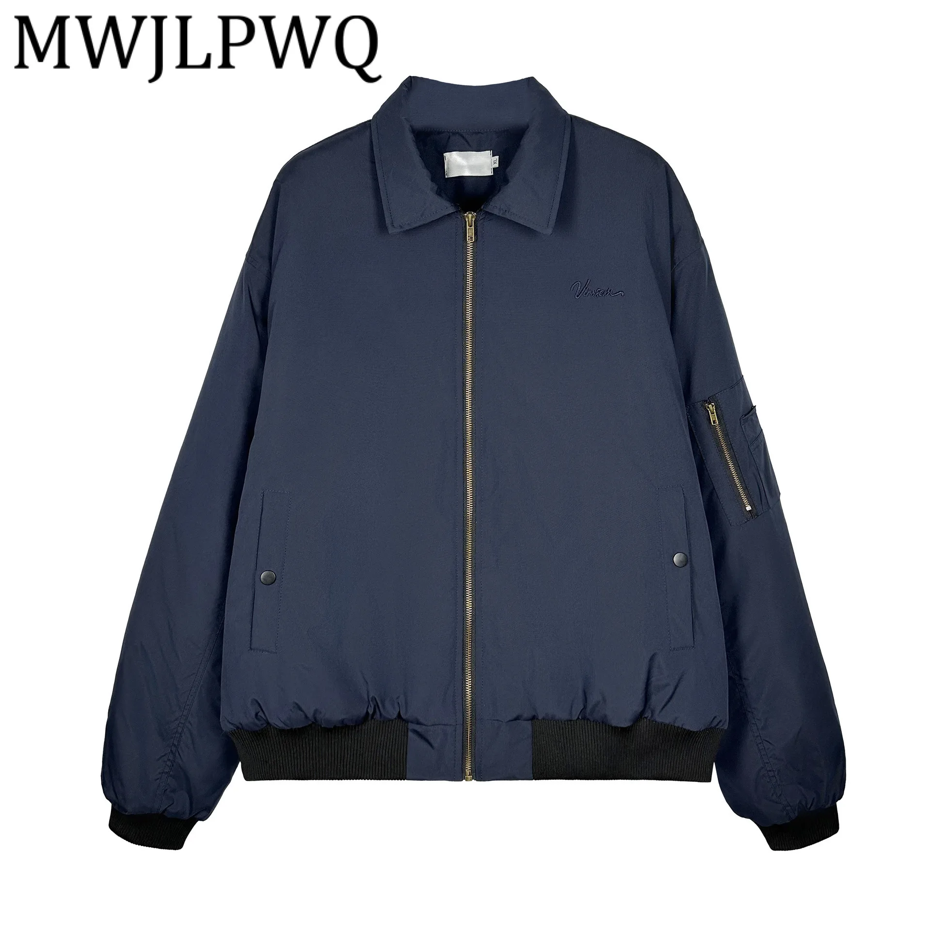 

MWJLPWQ 2025 Новая зимняя американская мужская хлопковая куртка с уличными лацканами и длинными рукавами, модные базовые простые повседневные свободные топы на молнии 21509