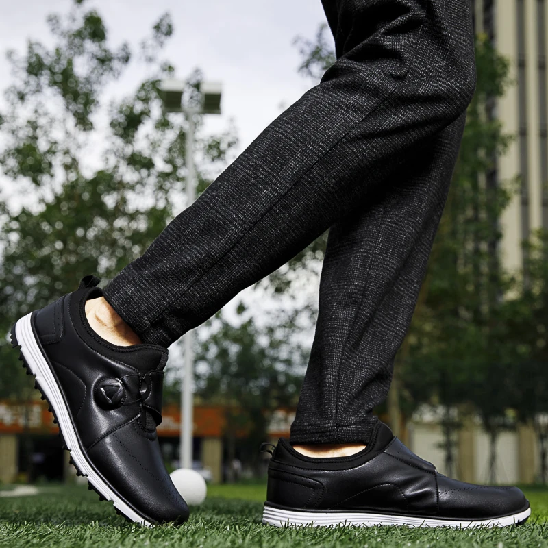 أحذية جولف عصرية للرجال أحذية مشي مقاومة للماء من الجلد للاعبي الجولف أحذية رياضية جلدية غير قابلة للانزلاق أحذية رياضية خارجية