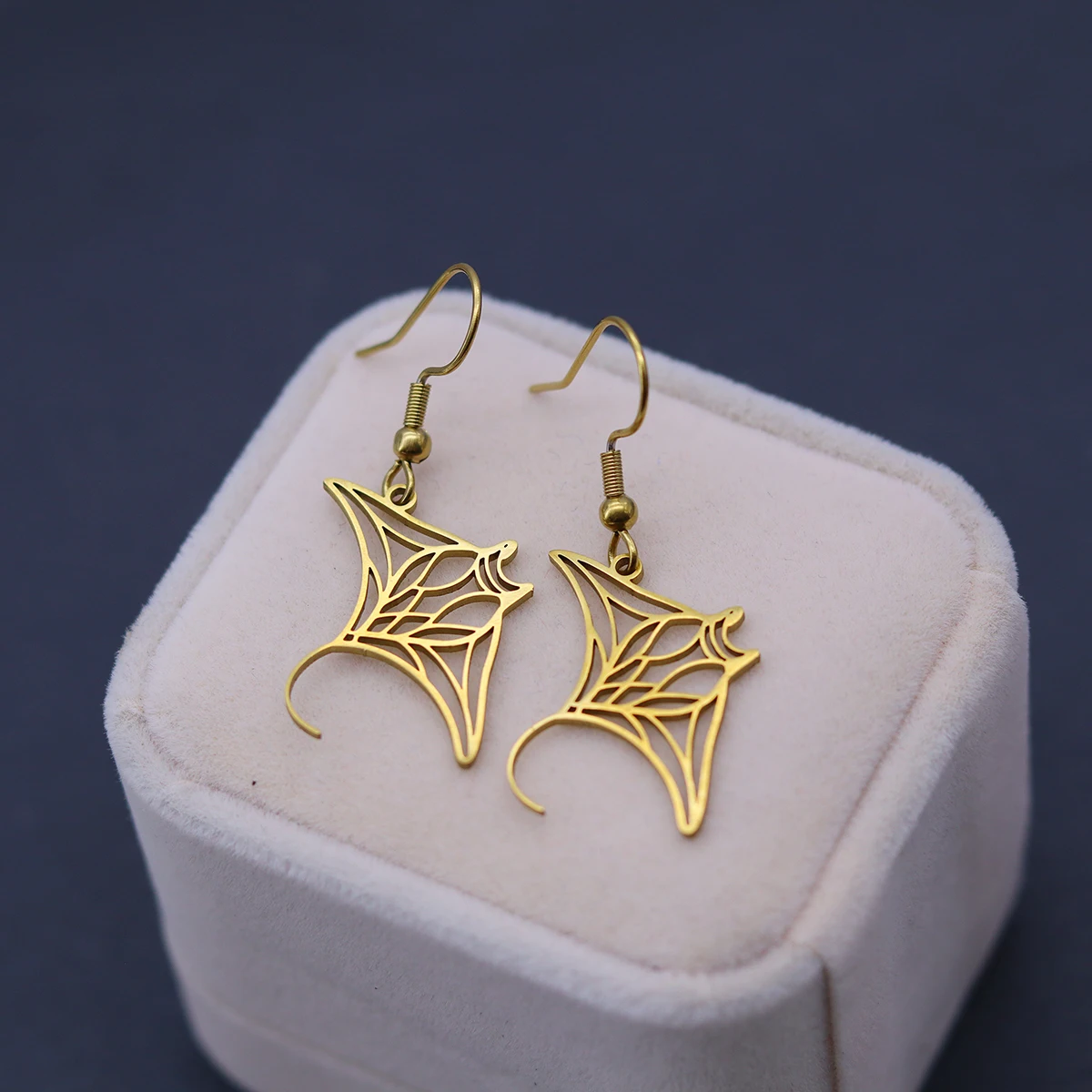 Devilfish Cutout Stainless Steel Earrings Women's Long Fashion Earrings Retro Pendant Earrings