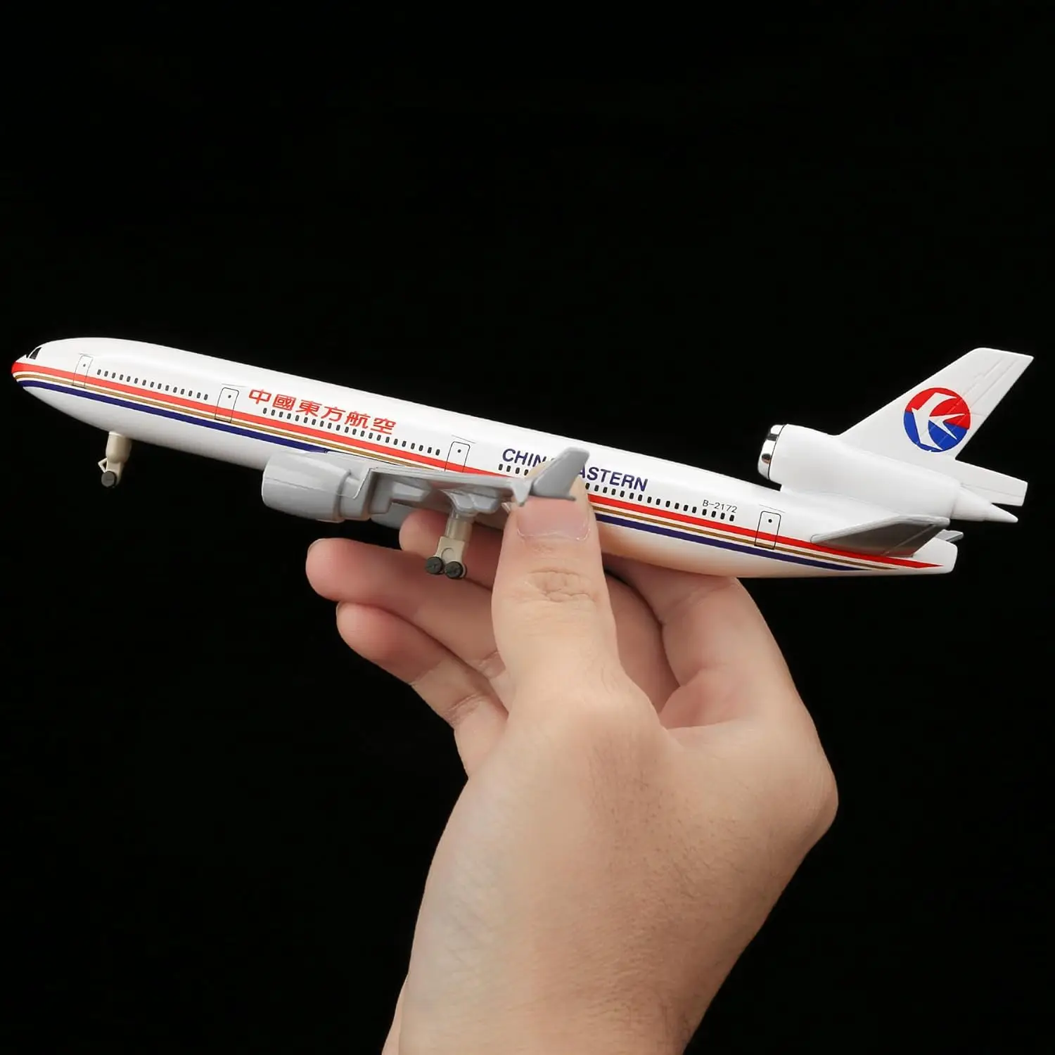 

Модель самолета MD11 China Eastern Airways, 20 см, из металлического сплава, масштаб 1/400, литая, коллекционная, для демонстрации, авиационная тематика