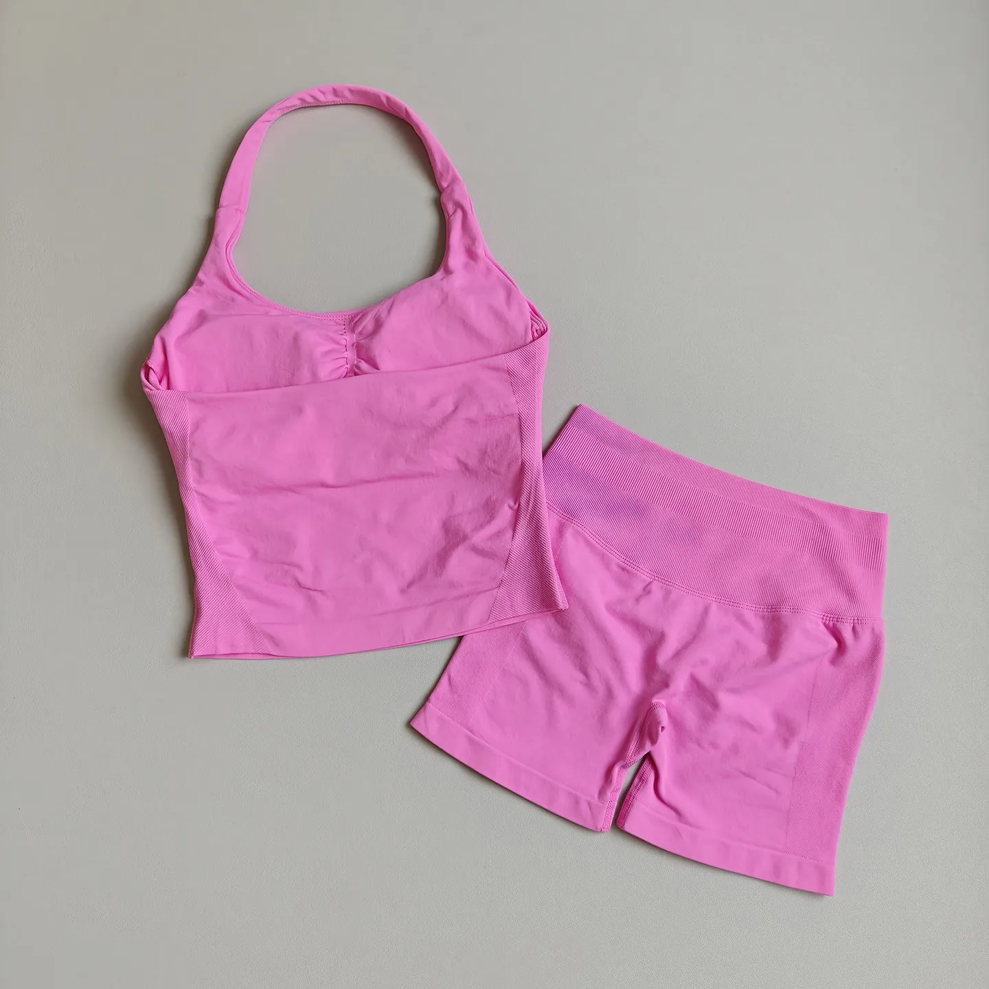2-teiliges Damen-Sportset, Rückenfreies Neckholder-Top, Hochgeschnittene Nahtlose Dehnbare BHs, Shorts-Anzug, Fitness-Set, Workout-Bekleidung – Detail 4