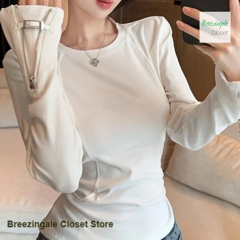 

American zipper white long-sleeved T-shirt women's autumn and winter new fashion fishbone bottoming shirt can be worn outside.