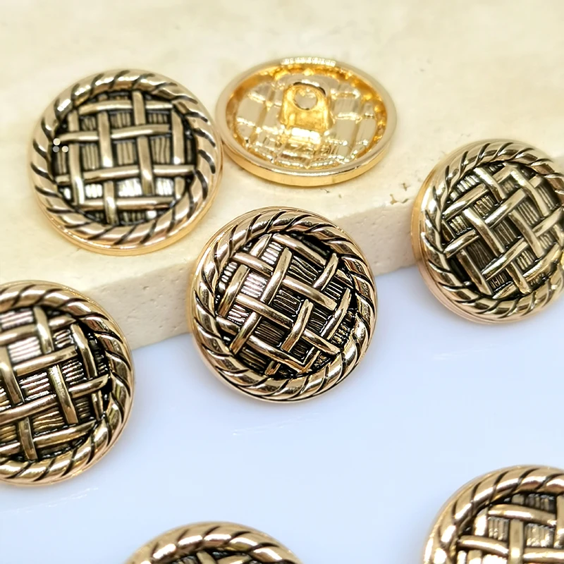 17.5/20/23MM Vintage Metal Round Buttons Of Clothing Wholesale High Quality Button Makers Mix Design Sewing Apparel Needlework