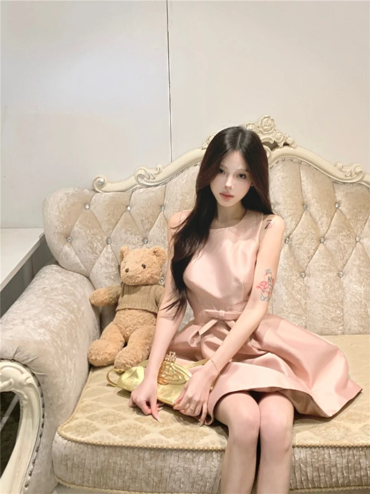 ชุดราตรีผ้าซาตินสีชมพูแซลมอน ประดับโบว์เอวสไตล์ฝรั่งเศส รุ่นใหม่ปี 2025 สำหรับผู้หญิง แฟชั่นชุดเดรสทรงเอไลน์สำหรับงานเลี้ยงค็อกเทล