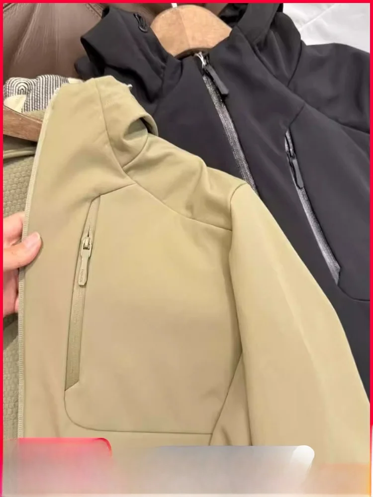 

Outdoor Men's Windproof Waterproof Fce Jaet Hooded Soft ell Coat Spring Autumn Youth Faion Stand Fit Zipper Closure