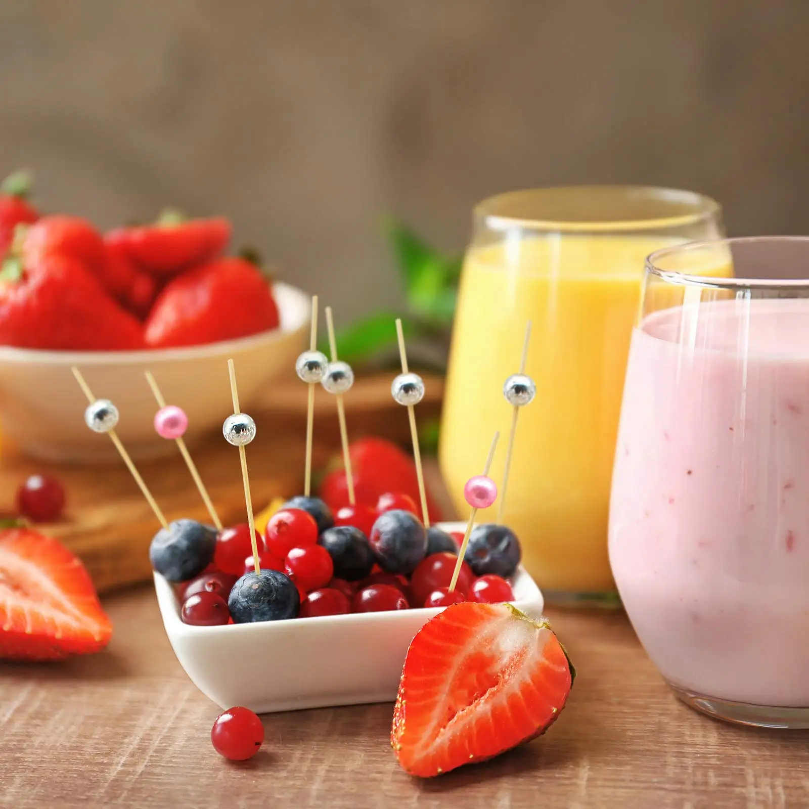 

100pcs Fruit Sticks Disposable Bamboo Fruit Forks Decorative Skewers Party Dessert Table Household High-Value Non-Slip