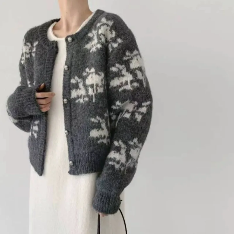 Chic Women's Knitted Sweater Soft Thickened Floral Embroidery Single Button Autumn Winter New Style Vintage Open Cardigan Top