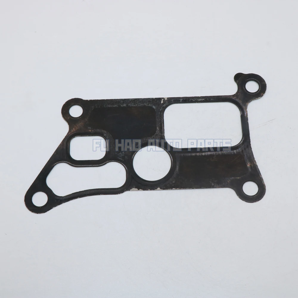 18712-RAA-A00 Junta de cámara de paso EGR Carcasa de montaje de válvula de salida de agua refrigerante del motor para Honda Accord 2.4L 3.0L 03-07