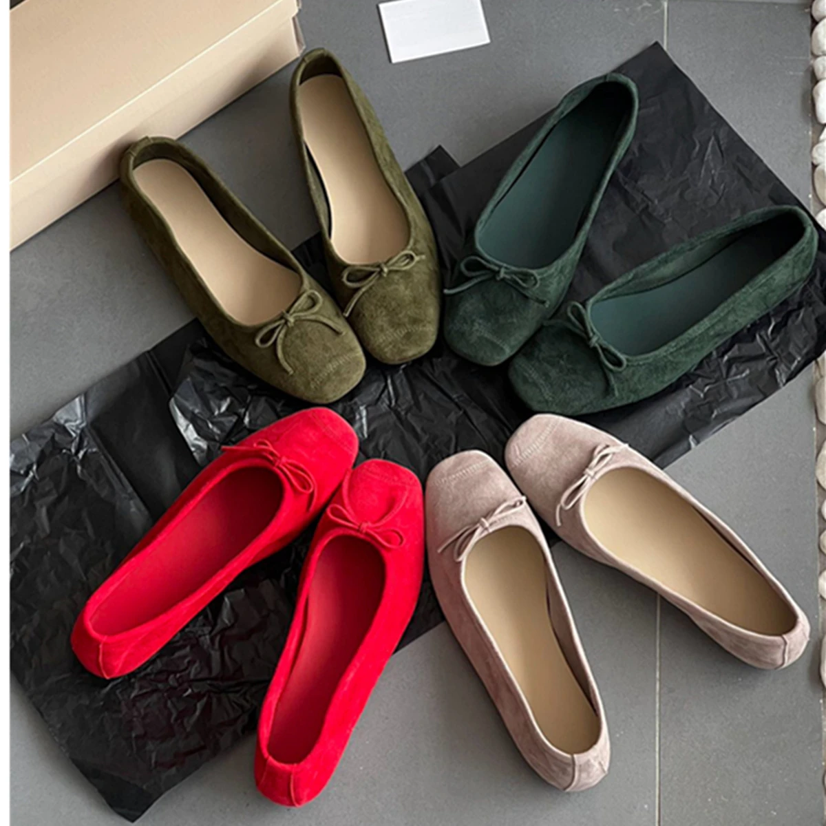 

Maxdutti Minimalist Women's Shoes Retro Suede Mary Jane Grandma Shoes Soft And Comfortable Flat Bottomed Loafers Shoes Women