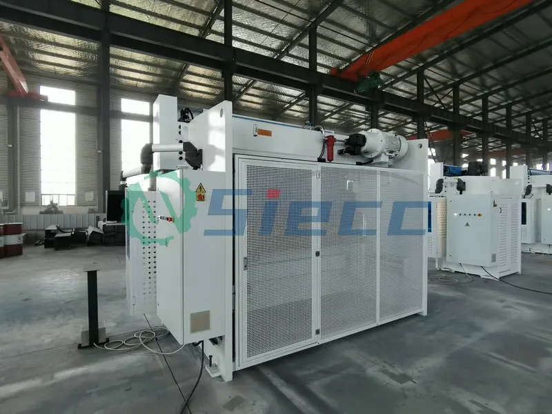 SIECCTECH رائجة البيع باستخدام الحاسب الآلي الانحناء هاينز الهيدروليكية 80 100 125 طن الصفائح المعدنية للطي الصحافة الفرامل هاين