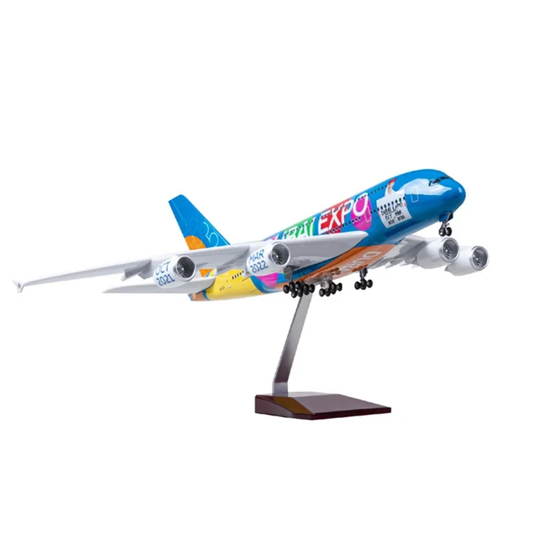 A380 الإمارات العربية المتحدة رسمت نموذج طائرة لعبة أطفال مع أضواء وعجلات محاكاة ثابتة زخرفة هدية عيد ميلاد لعب السيارة #4