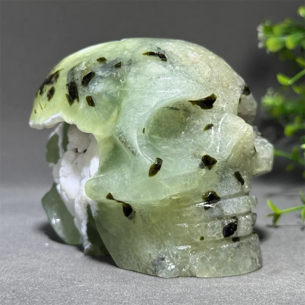 Natural Mineral Green Grape Agate Tourmaline Skull Hand Carved Meditation Witchcraft Energy Home Decoration Crafts Holiday Gift