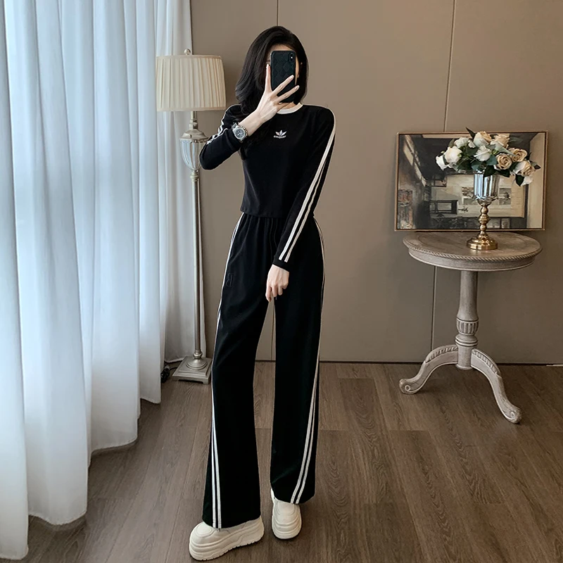 Black casual sports suit for women in Spring and Autumn 2024, fashionable and stylish, slimming T-shirt, wide leg pants two-piec