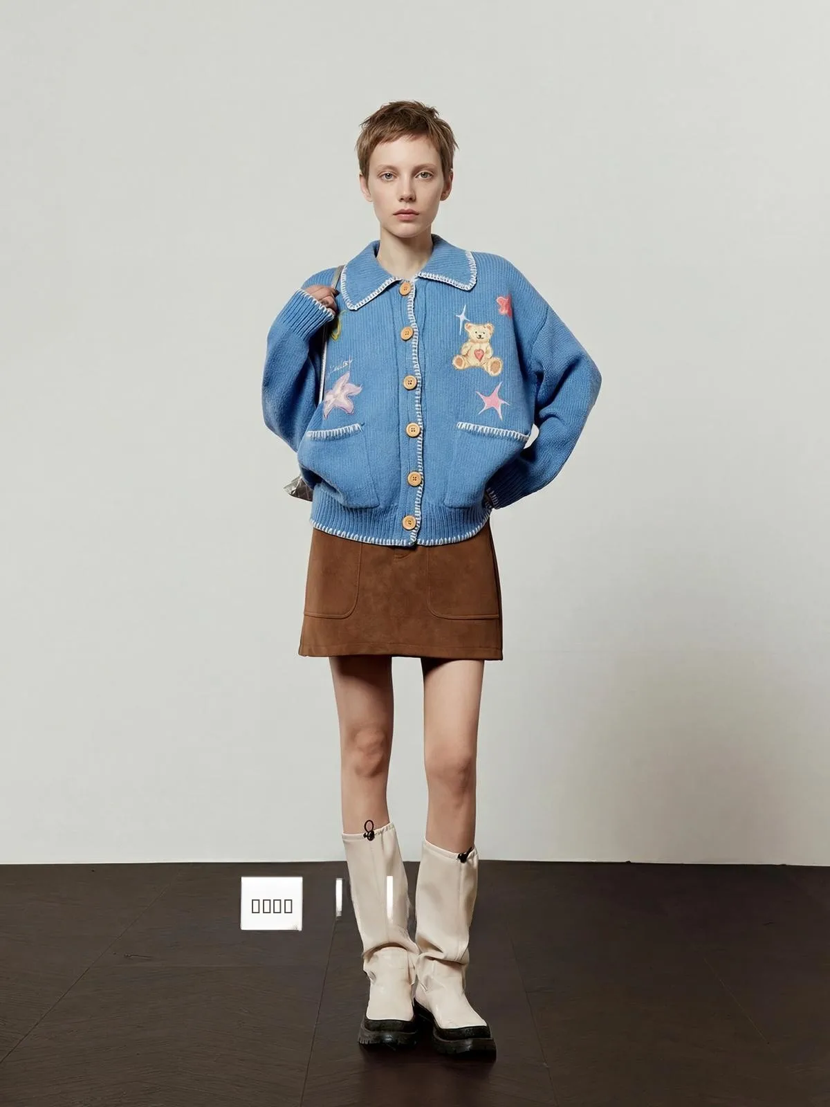 

Свободный женский синий вязаный кардиган с цветочной вышивкой, осенне-зимняя верхняя одежда, удобный крой