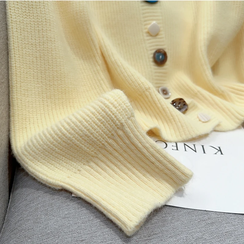 Top vendita cappotto maglione con bottoni colorati donna autunno e inverno nuovo design top corto sottile allentato