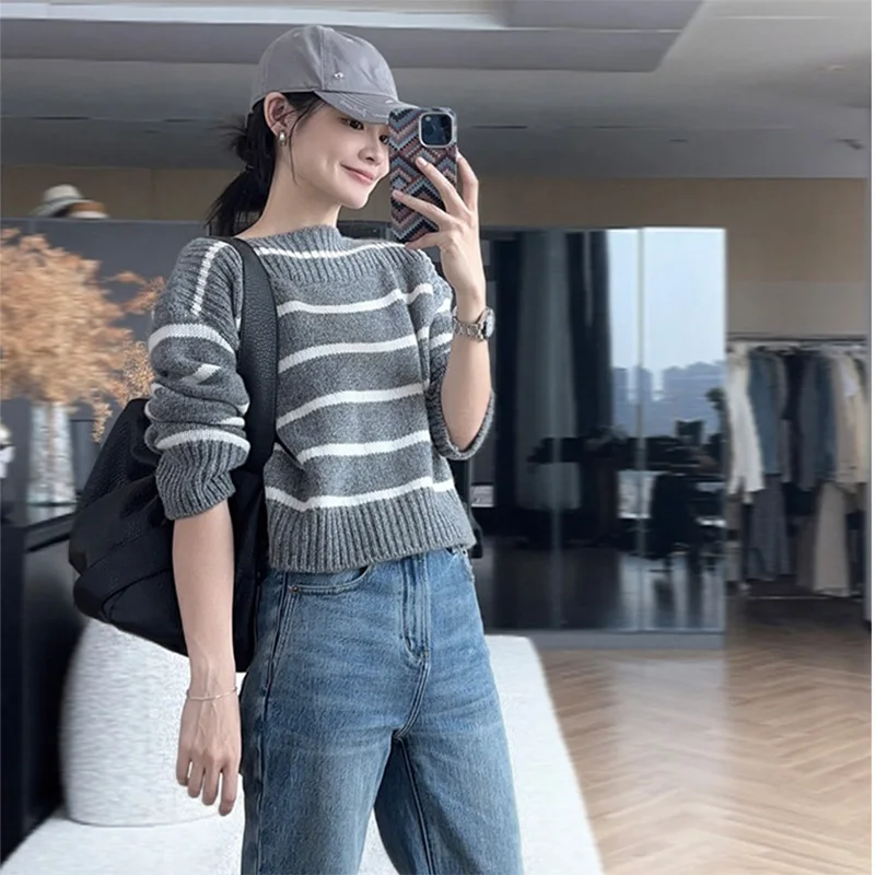 High-end cashmere sweater women's retro color-blocking striped one-neck short sweater loose knitted base layer