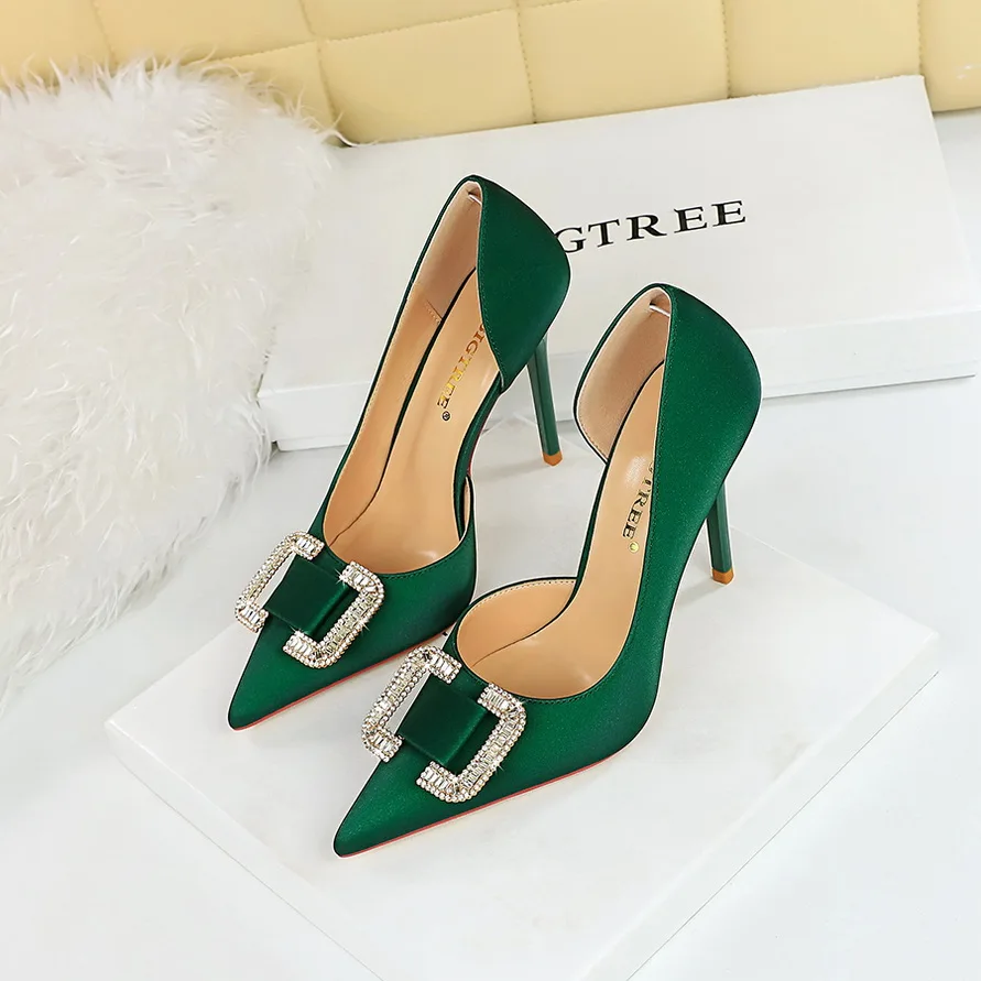 

Туфли-лодочки BIGTREE, элегантные туфли-лодочки на тонком высоком каблуке с острым носком и кристаллами, женские шелковые туфли-лодочки на высоком каблуке весна/лето, свадебное платье