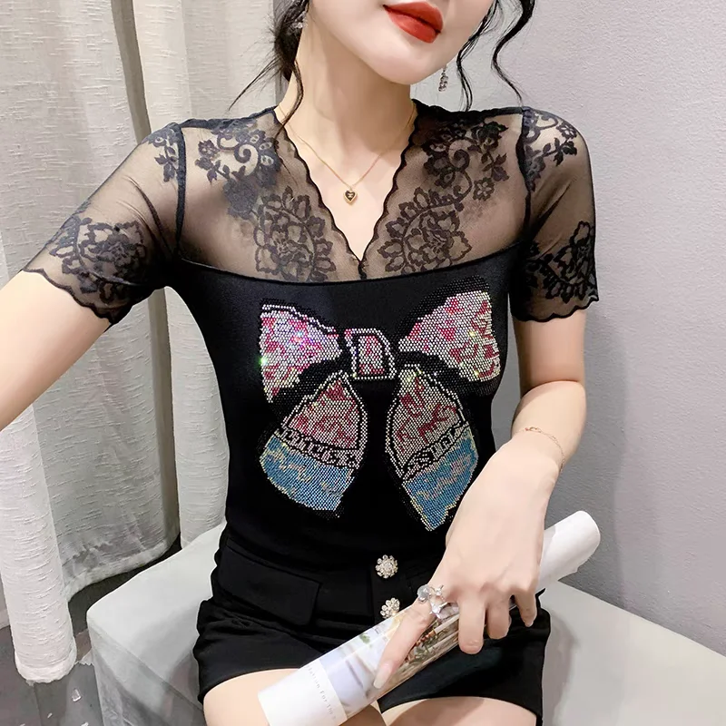 新しいファッション夏のセクシーな V ネック光沢のある蝶ホットダイヤモンド Tシャツ女性半袖メッシュトップスシャツシックな背中の開いた女性 Tシャツ