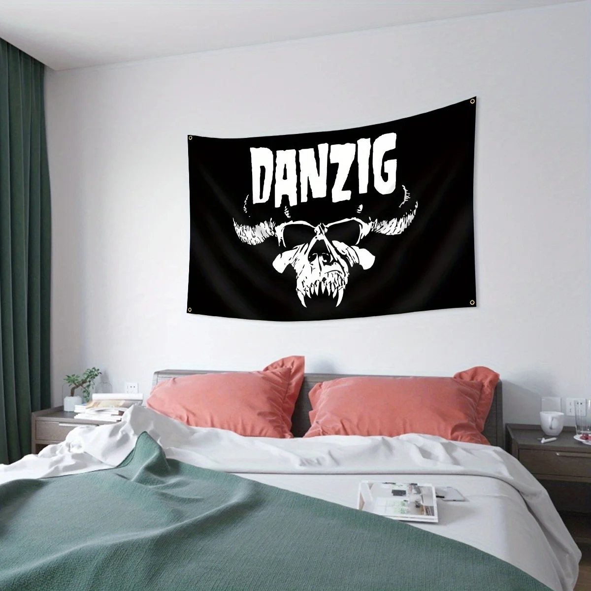 نسيج حائط جريء وحاد: احتضان الظلام والدرامي مع التصميم المذهل هذا الذي يتميز بالاسم "DANZIG" في العاصمة
