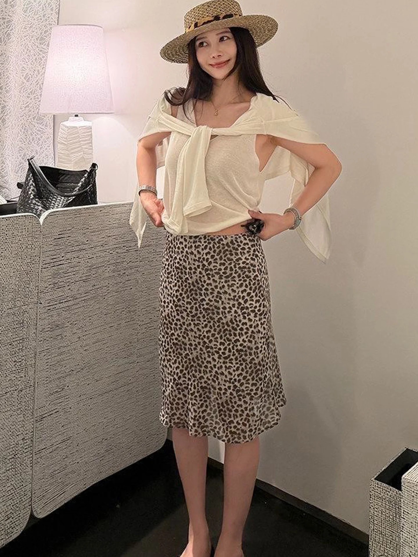 Breathable Chiffon Leopard Print  Skirt Women's High Waist Covering Hip Long Short A-Line Skirt Autumn New Style Versatil...