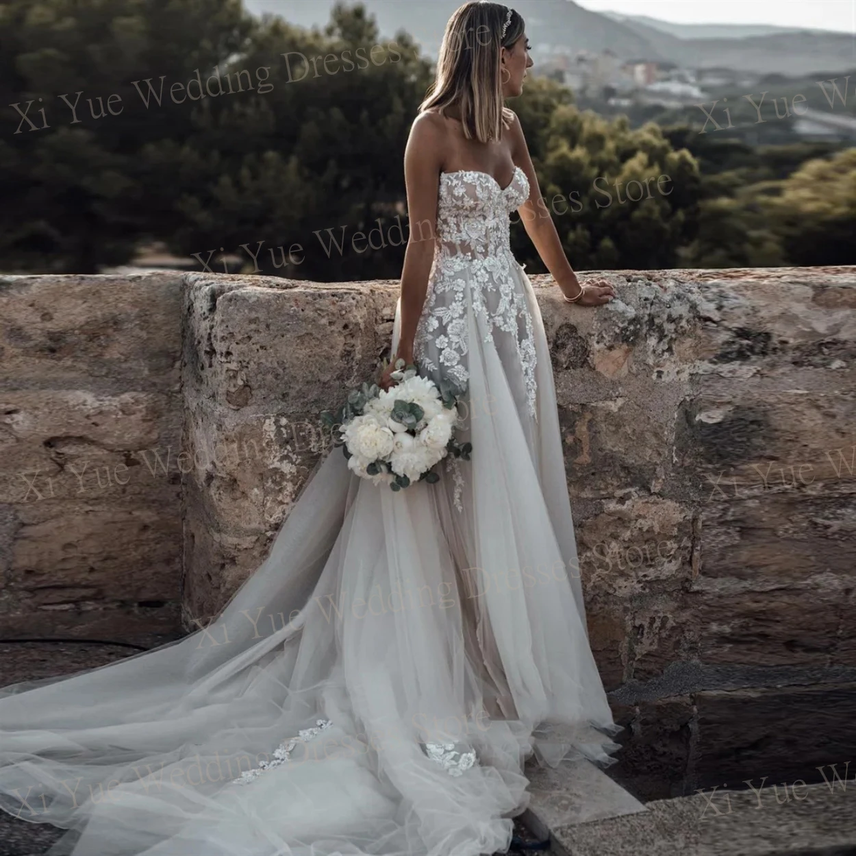 Hermoso vestido de novia sin tirantes moderno, glamuroso, apliques de línea A, vestidos de novia de encaje, tren de barrido Simple, sin espalda, sin mangas